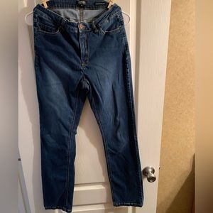Jones New York Lexington Straight Jeans Size 6